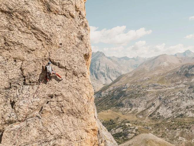 品牌终于来华讲阿尔卑斯山故事不朽情缘平台165年老牌户外(图8)